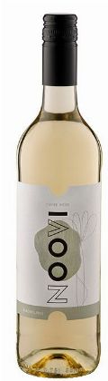NOOVI ' 6 CUVEE WEISS-ALKOHOLFREI  WineScout7: ... Der alkoholfreie Noovi ' CUVEE WEISS begeistert durch seinen frischen Duft. Feine harmonische Säure und dezente Aromen von Melone und Zitrusfrucht - Grapefrucht. Empfehlenswert zu frischem Sommersalat, Schalentieren und Nachspeisen mit frischem Obst.
<br>
<br>Hinweis: Der Preis sind immer 6 Flaschen im Kartons. Verkauf nur in 6er Karton möglich. 
<br>
<br>Achtung: Pro Versand kommen 15 €uro / CHF dazu, Selbstabholer In Laufenburg werden belohnt. Jeder Wein nur 75 €uro / CHF der Karton und wer mag bekommt noch ein Glas von dem Wein seiner Wahl aufs Haus. 
<br>( sofern vorrätig - Topseller sind immer vorrätig ) Ich Freue mich auf euch. 
<br>